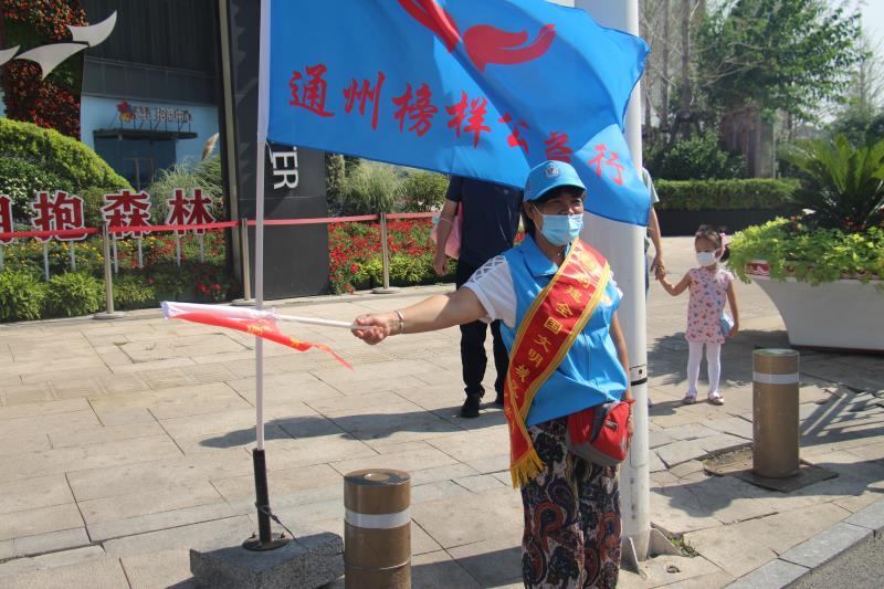 <strong>大鸡巴操亚州女人逼</strong>